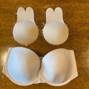 Victoria secret 34DD beige strapless bra and two self stick bra pads